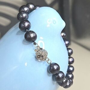 Black Pearl Bracelet White Gold-filled Floral Clasp